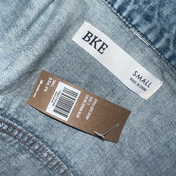 BKE Jean Jacket SMALL - NWT - Picture 3 of 4